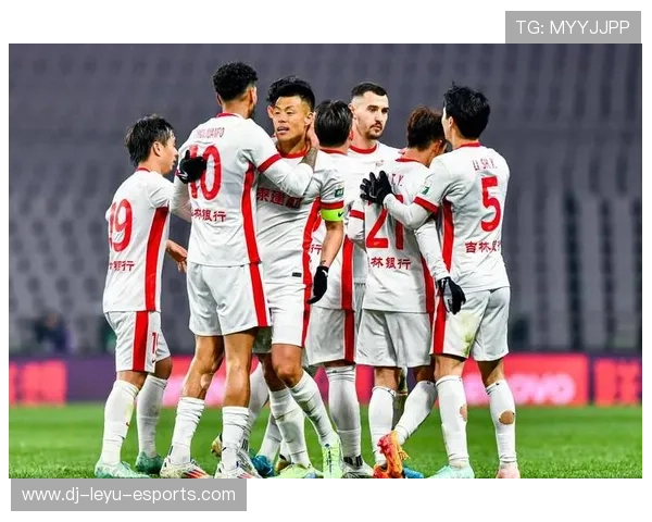 中超球队技术战术不断创新，联赛观赏性增强，中超总结