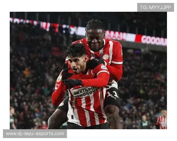 埃因霍温盯上德甲多面攻击手：足球转会新风向？