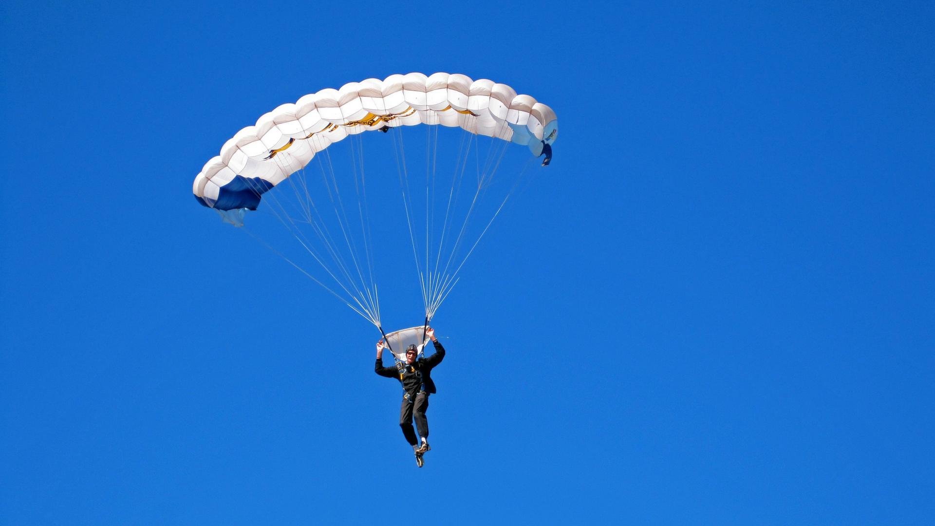 张继科训练方法成为青训范本，张继科训练视频超快速